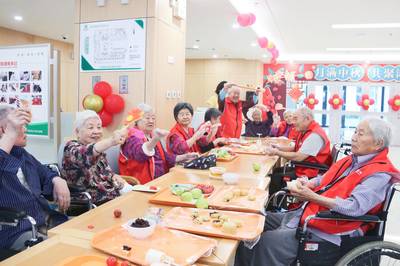 醫養結合看淄博丨淄博鴻巢養護院 全方位服務，提升老年人幸福指數