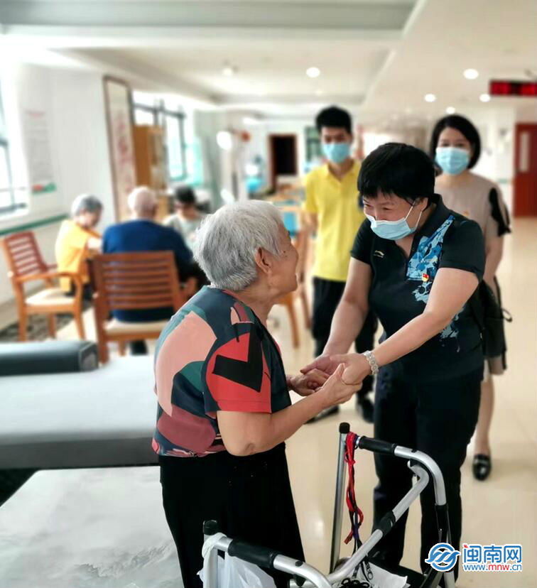 深入基層送溫暖，黨建引領暖夕陽——薌城區社保中心黨支部開展關愛老人主題黨日活動
